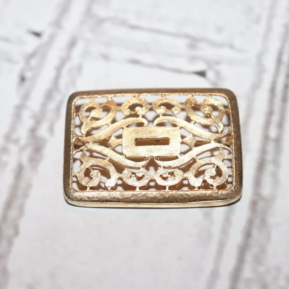 🌟🕊️💛 VINTAGE GOLD FILIGREE BROOCH · 1.75